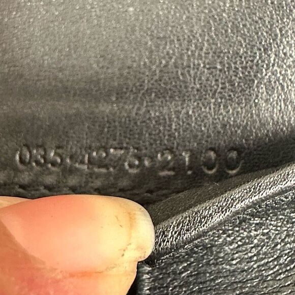 Gucci Trademark Plate Black Leather Compact Wallet - Picture 6 of 13